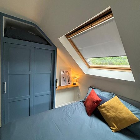 Lovely Spacious Loft Close To Train Station Уърдинг Екстериор снимка